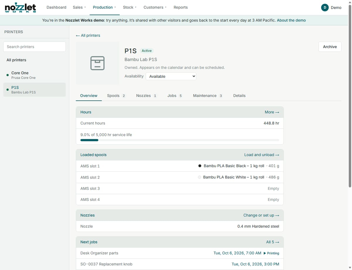 A printer's page: availability, current hours, loaded spools, nozzles, next jobs, maintenance and running costs